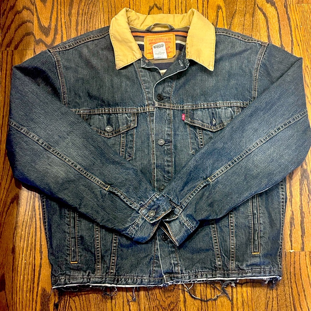 Rare Levis Type II Trucker Jacket - Lined with Contrast Collar - Men's Large
